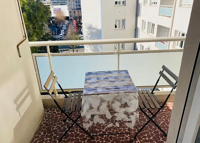 Nice City Center 2 Bedrooms Balcony Air Conditioning